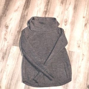 Used sweater. Good condition!